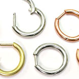 Hoop Click-in secure in three 18k gold colours by Martinus