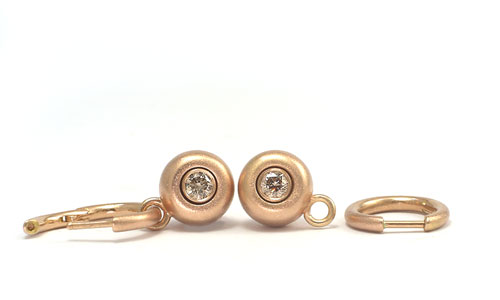 Rose gold earrings with natural cognac diamonds by Martinus