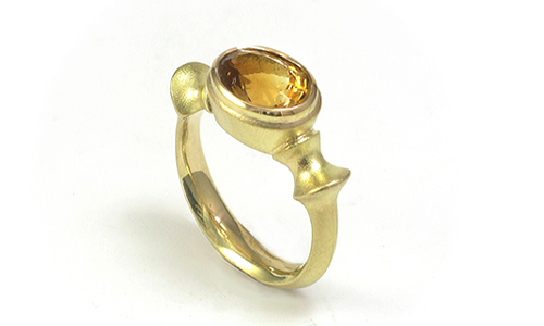 Fine Jewelry - Ring with citrine and 18 karat yellow gold