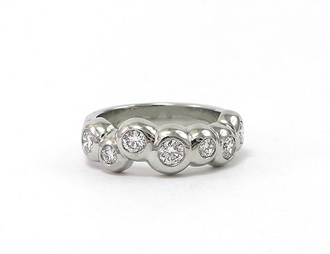 Barnacle Grace - woman's diamond ring white gold handmade Martinus