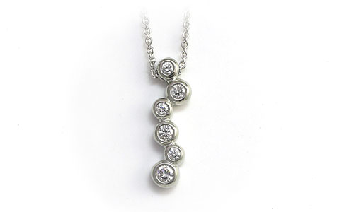 Barnacle Cascade Pendant in white gold with diamonds