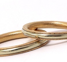Cinnamon Touch wedding rings in rose and white gold of 18k by Martinus