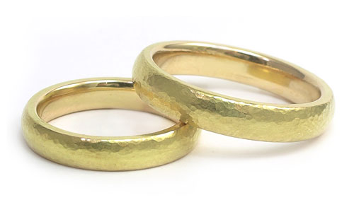 Connecting the Dots wedding rings handmade 18k gold by Martinus