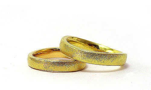 Divine Wave - wedding bands yellow gold handmade Martinus