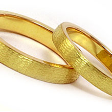 Grain of Life wedding rings in 18k yellow gold handmade by Martinus