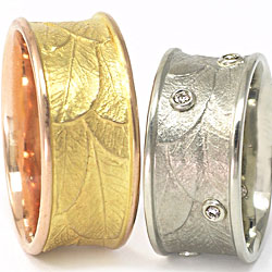 Leaf pattern wedding rings white and yellow gold by Martinus
