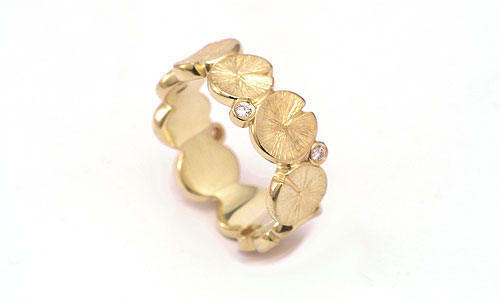 Lilly Blossoms - woman's diamond ring yellow gold handmade Martinus