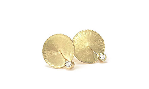 Lilly Lily diamond studs earrings in gold by Martinus