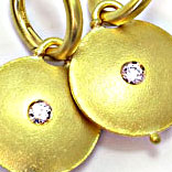 Hoop Earrings 18k yellow gold and 2 diamonds Handmade by Martinus