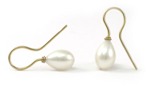 Pearl ear hooks in 18k yellow gold by Martinus