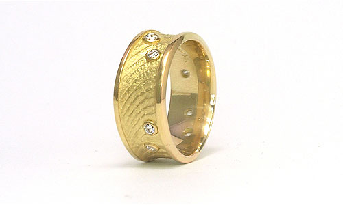 Pebbles - diamond ring yellow gold handmade Martinus