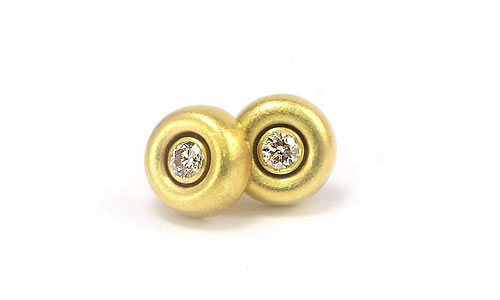 Pirouette Diamond studs earrings in gold with diamonds by Martinus