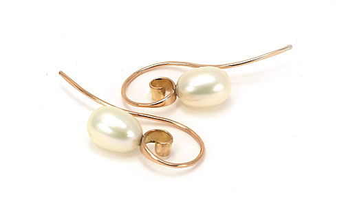 Unique Shepherd Hook Style earrings in 18k rose gold and pearls