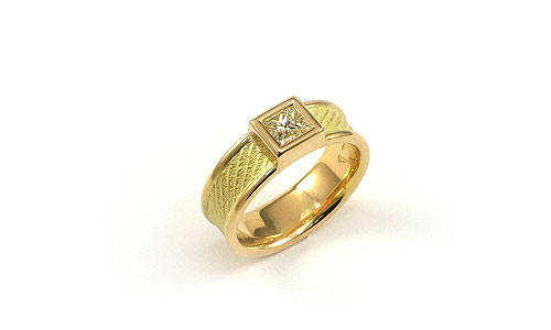 The Graduate  woman's diamond ring yellow gold handmade Martinus