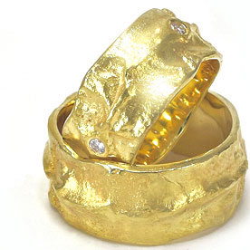 The Ridge wedding rings handmade 18k gold and diamonds